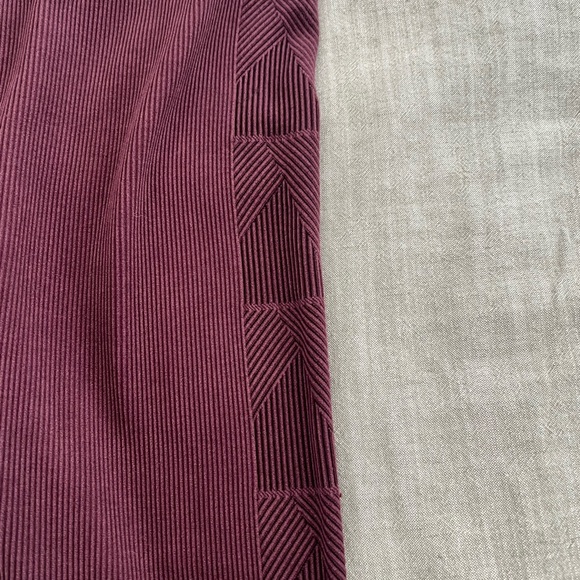 Vuori Ribbed Leggings in Burgundy - Picture 6 of 7